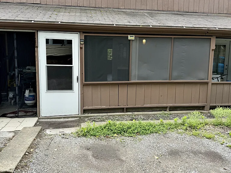 230 W Madison St #3 — Photo 12