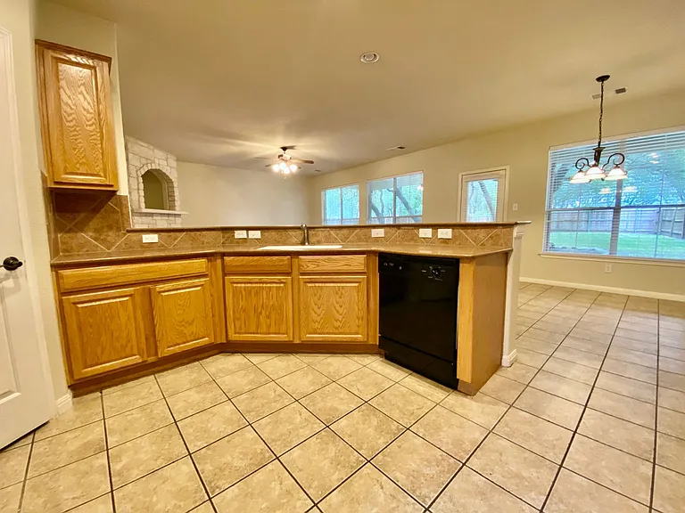 2314 Zoa Dr — Photo 12