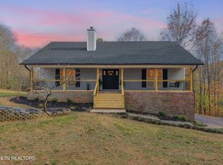 9601 Cannon Ln, Strawberry Plains, TN 37871