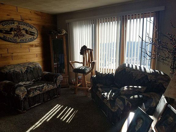 Sitting room off of master 