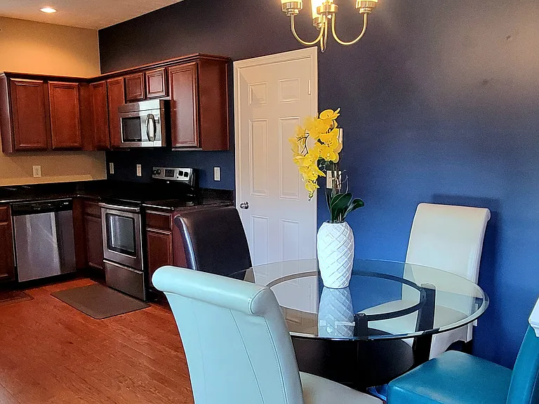 1300 Crown Point Pl — Photo 9