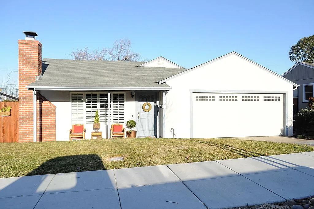1221 Westwood St photo 1