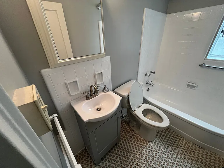 109 Lexington Ave #2 — Photo 8