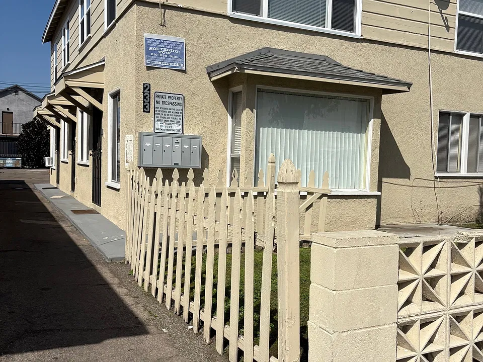233 E Spruce Ave #C
