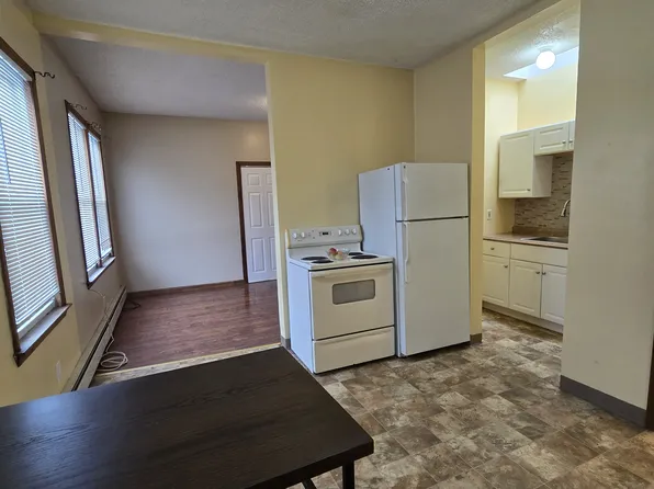 27 Pleasant St #D, Enfield, CT 06082