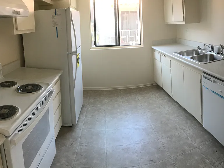 551 W Pueblo St #13 — Photo 5