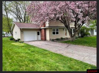 848 Clark Ave, Gibbon, MN 55335