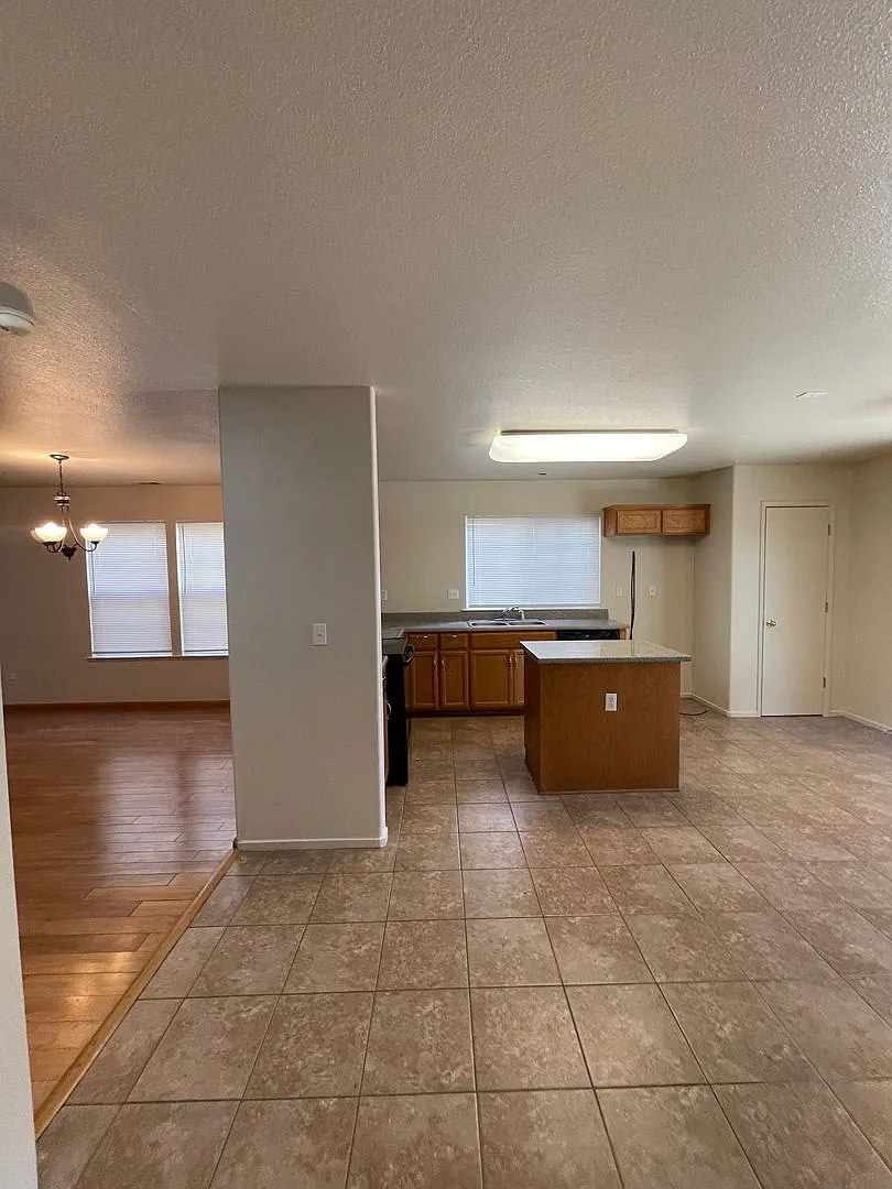 1281 Daylight Dr photo 1