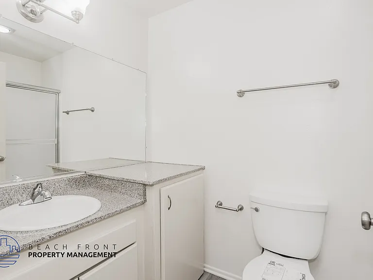 3415 Linden Ave. — Photo 16