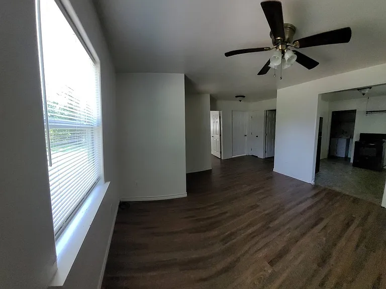 1714 County Road 244 E — Photo 3