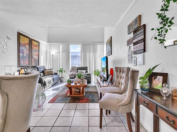 2nd image of 110 Fontainebleau Blvd APT 403