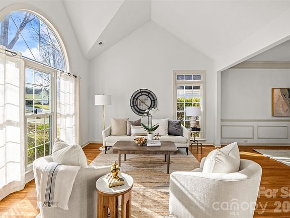 4th image of 6610 Lyndonville Dr #17
