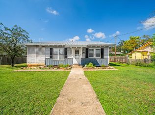 407 Hackberry St, Bandera, TX 78003