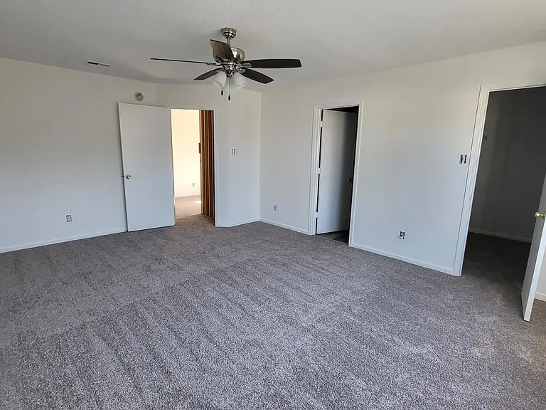 10359 Kensington Way — Photo 5