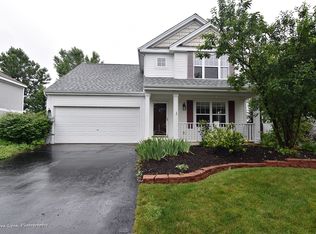 1317 Yellowpine Dr, Aurora, IL 60506