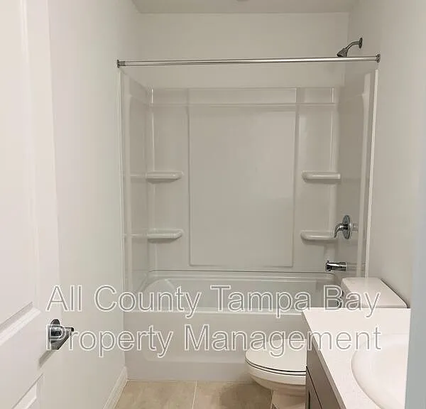 2187 Hallier Cv — Photo 12