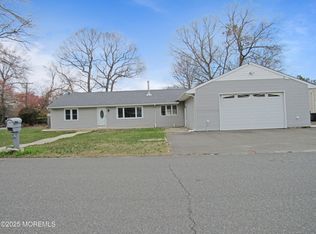 202 Cedar Dr, Lanoka Harbor, NJ 08734