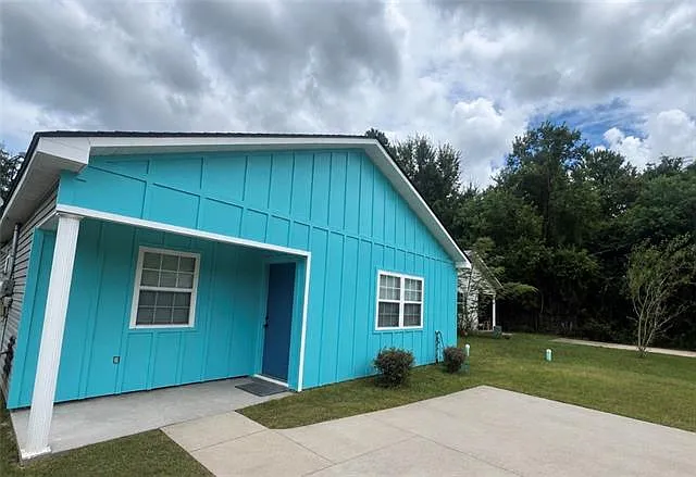 3 bed, 1.0 bath, 1197 sqft, $1,700 — Photo 2