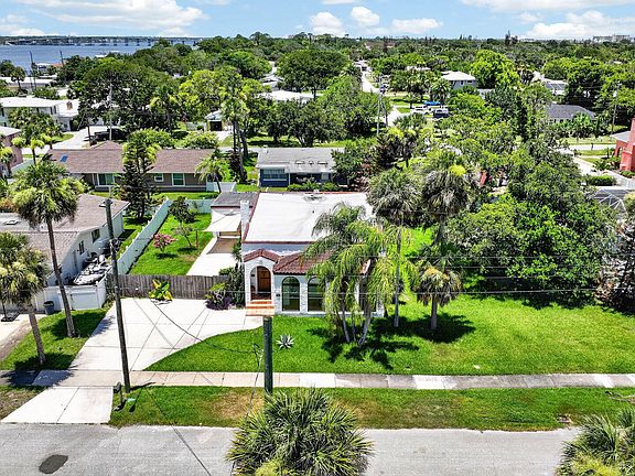 2nd image of 27 Ormond Shores Dr
