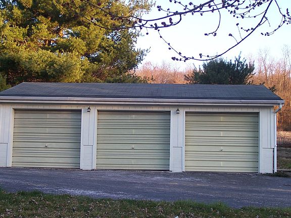 3 car detached garage