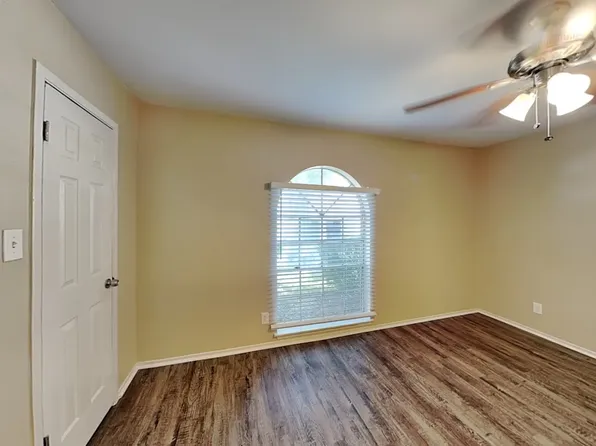 9819 Catlett Ln, La Porte, TX 77571