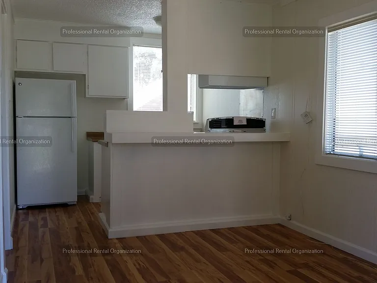 4105-4111 Silverado Trl — Photo 7