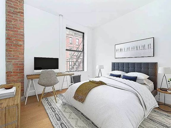 2nd image of 10 Morton St Frnt 2