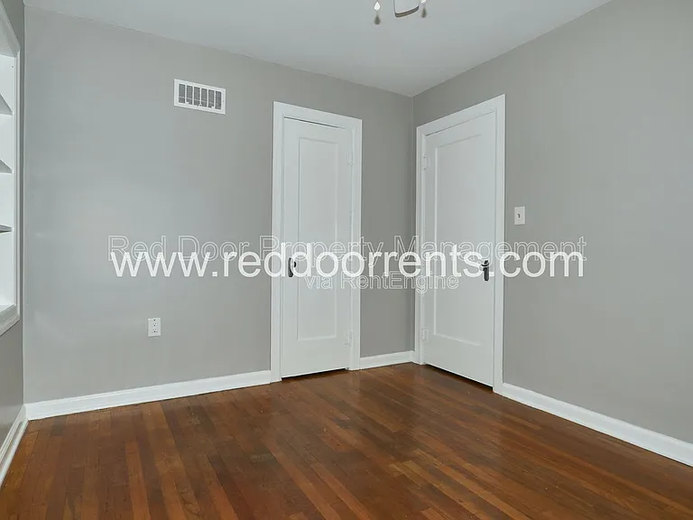 385 W Hawthorne St — Photo 7