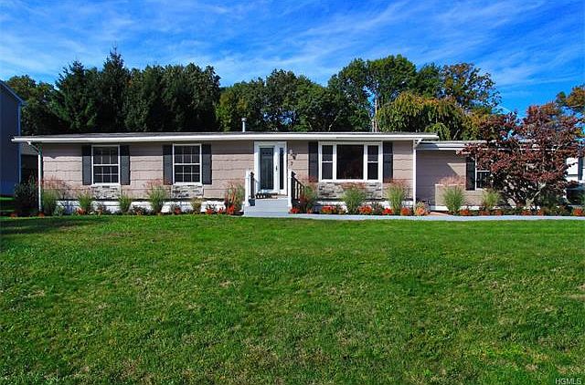 1st image of 7 Park Circle Dr