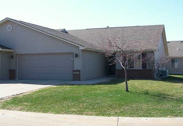 1st image of 3043 SE Turnberry Dr