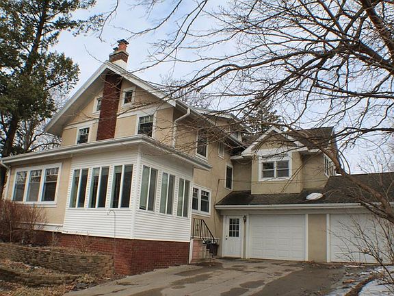 2nd image of 2107 Greenwood Dr SE