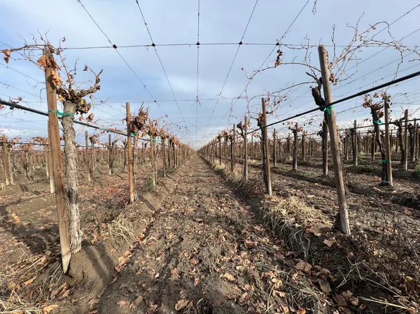 5102 N Dickenson Ave, Fresno, CA 93723