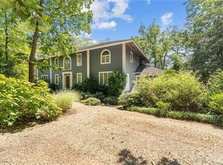 207 Oyster Cove Lndg, Hartfield, VA 23071