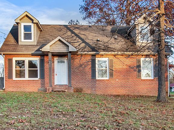 4th image of 591 Garnet Dr