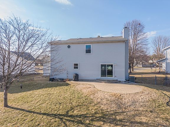 5th image of 1600 Surrey St