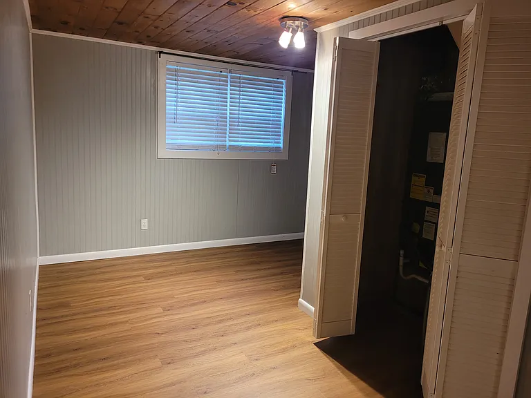 111 Mayor Ave — Photo 20