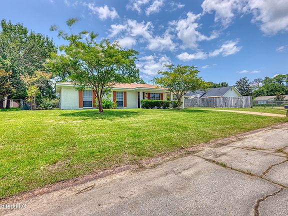 2nd image of 314 Barkwood Cir