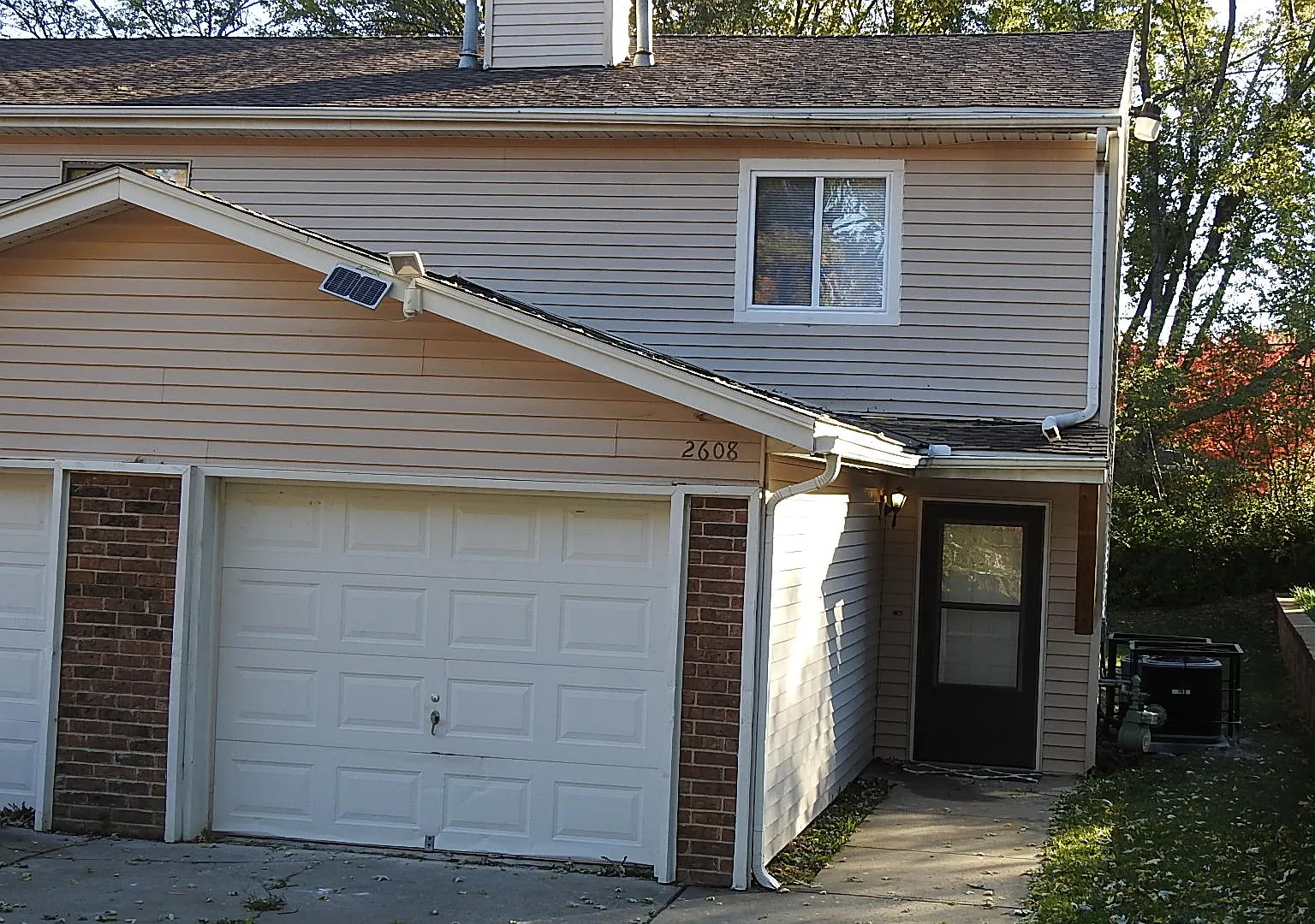 2 bed, 1.5 bath, 1212 sqft, $1,275 — Photo 1