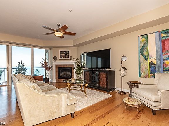 3rd image of 9419 Larimar Dr