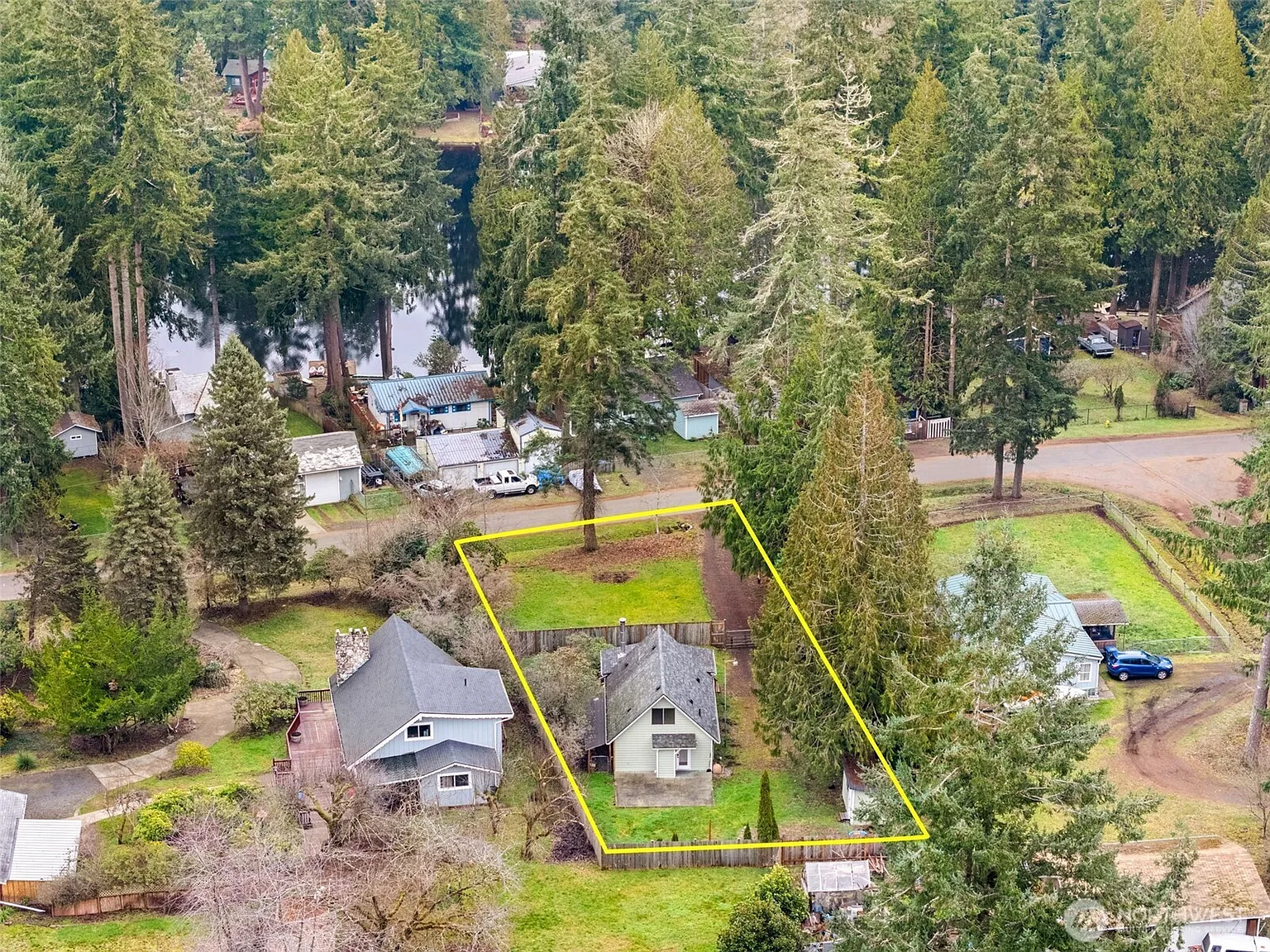 371 E Lakeshore Drive W photo 1