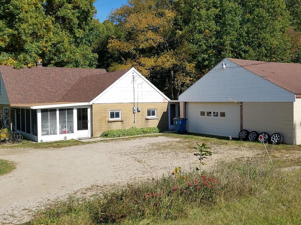 697 Pierce Rd, Plainwell, MI 49080 Zillow