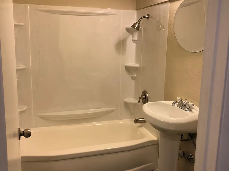 2209 Boylston Ave E — Photo 11