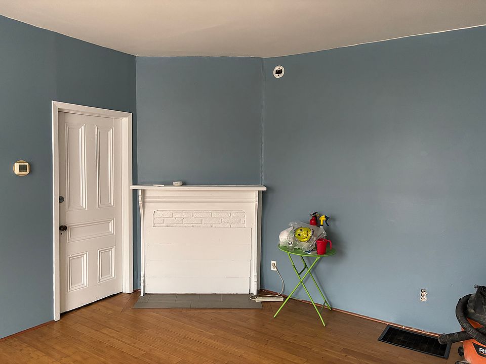 2nd image of 634 Fairview Ave N #2