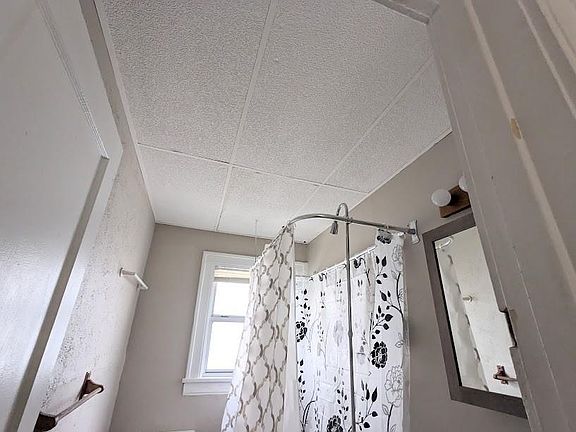 3rd image of 1001 S 5th St