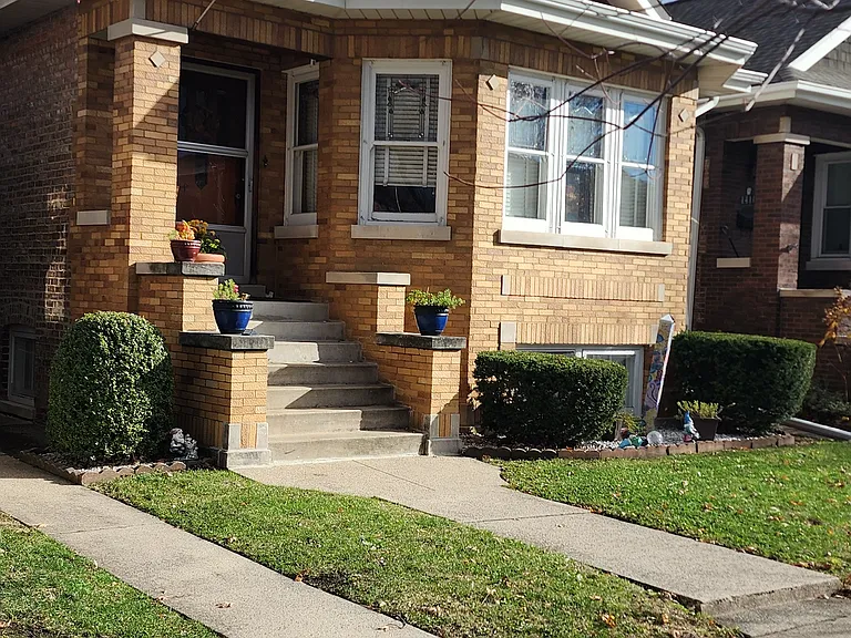 Maple Ave — Photo 4