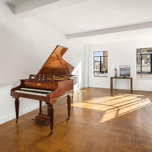1st image of 565 W End Ave APT 14B