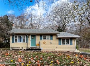 216 Sutton Pl, Pocono Summit, PA 18346