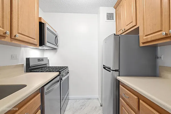 Rented by Corcoran | media 8