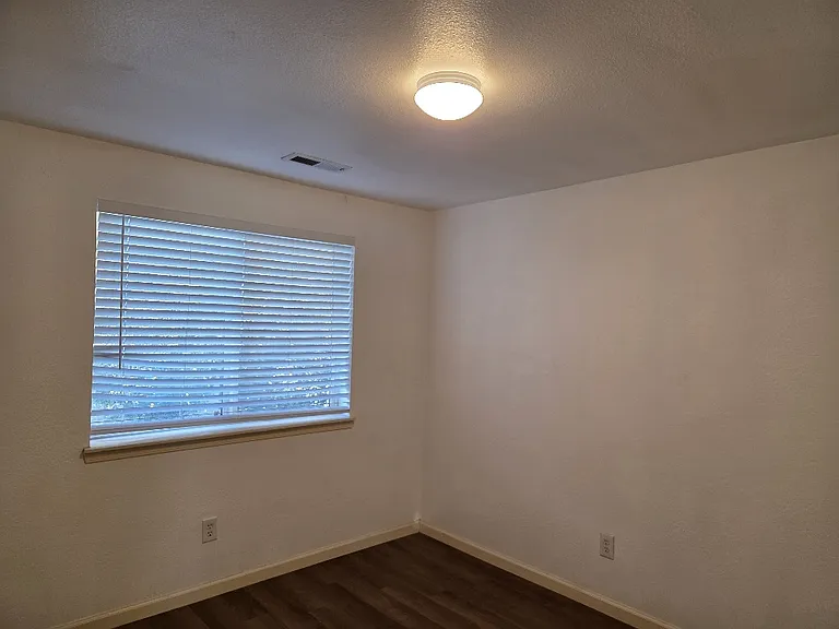 923 Charter Pl NE #923 — Photo 7