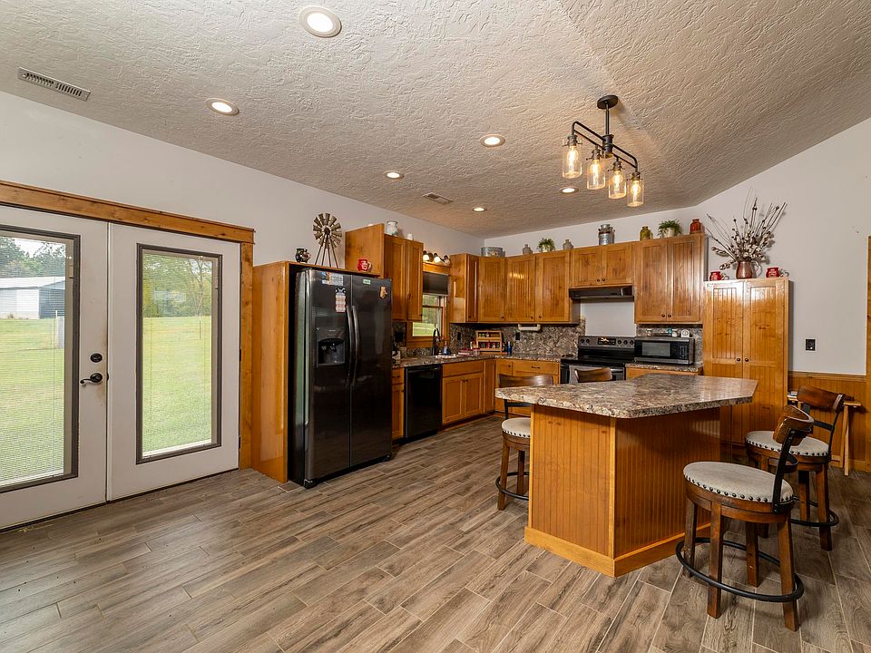 7th image of 1325 Ledbetter Rd